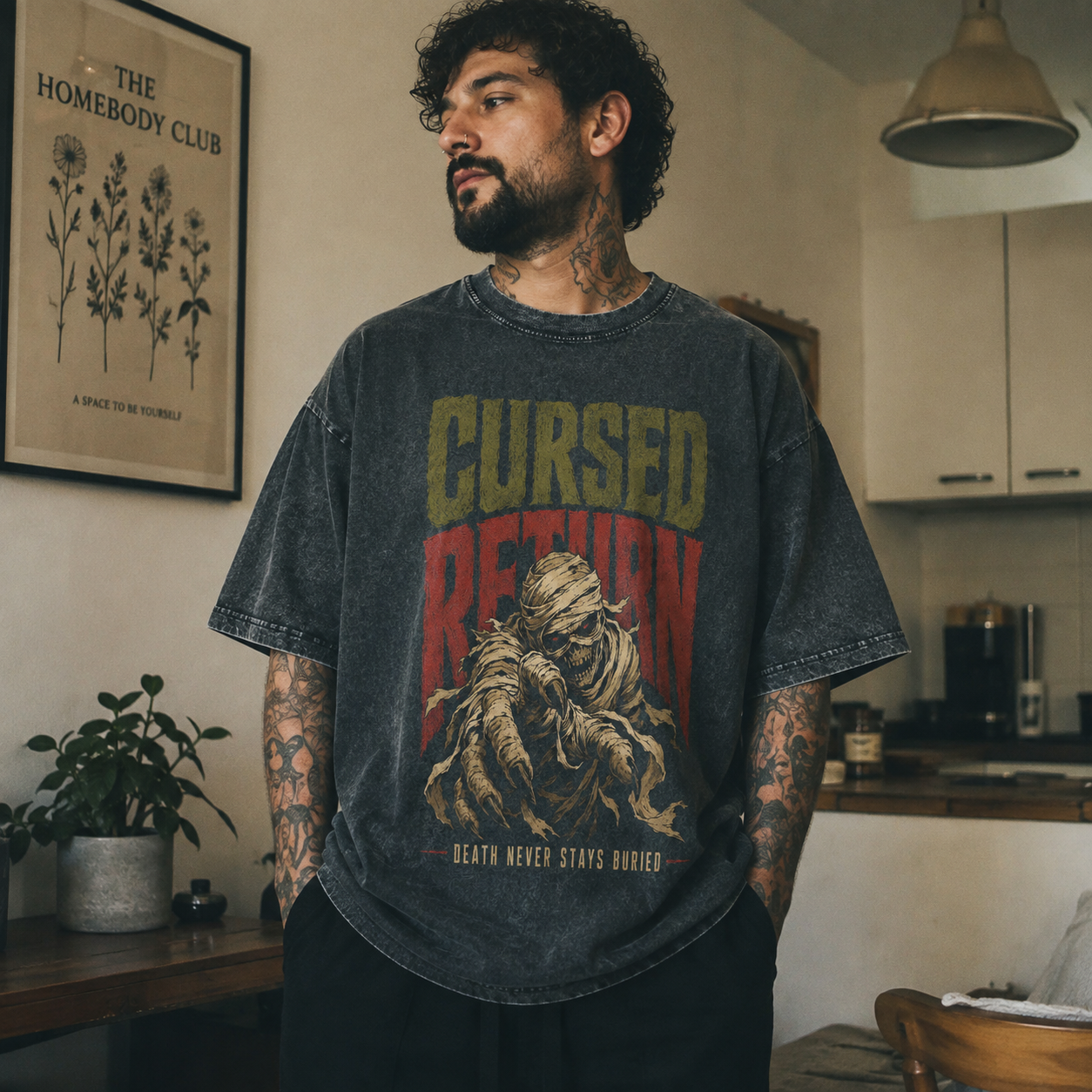 D106WS_3 Áo thun Cursed Return Wash - người mẫu mặc áo, góc khác