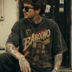 Áo thun Baboon Anthem Wash - người mẫu mặc áo, góc khác