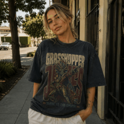 Áo thun Disco Grasshopper Black - người mẫu mặc áo