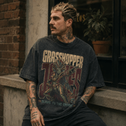 Áo thun Disco Grasshopper Wash - người mẫu mặc áo, góc khác