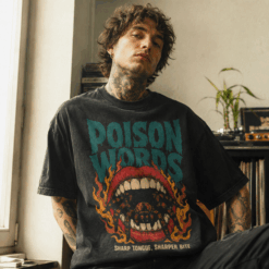 Áo thun Poison Words Wash - người mẫu mặc áo, góc khác