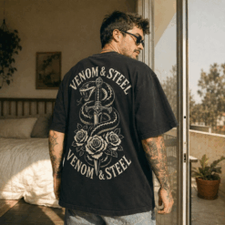 Áo thun Venom & Steel Black - người mẫu mặc áo, góc khác
