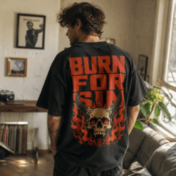 Áo thun Burn For Sin Black - người mẫu mặc áo