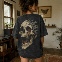 Áo thun Molten Skull Wash - người mẫu mặc áo