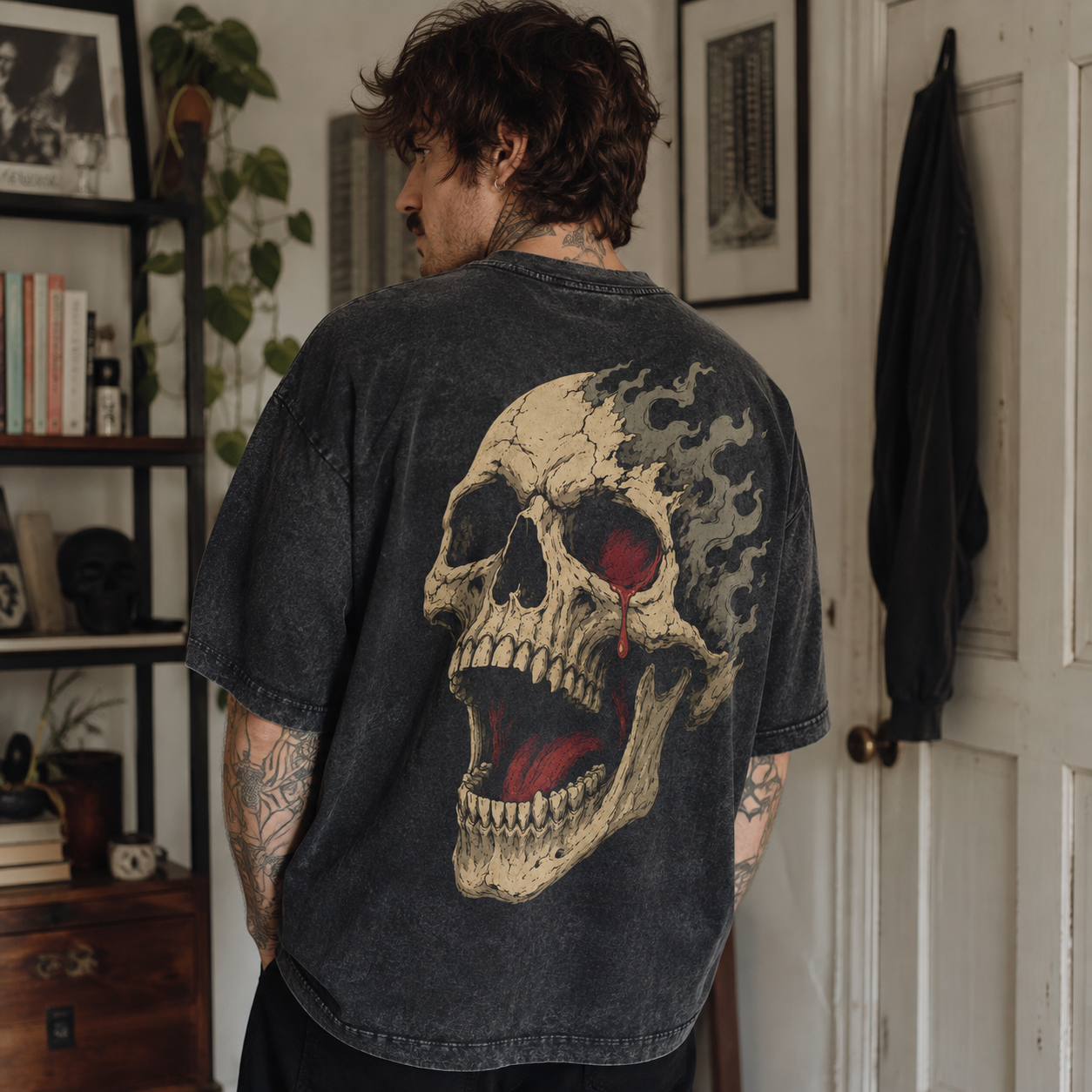 D115WS_3 Áo thun Molten Skull Wash - người mẫu mặc áo, góc khác