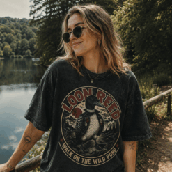 Áo thun Wild Pond Loon Black - người mẫu mặc áo