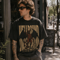 Áo thun Hellbound Black - người mẫu mặc áo, góc khác