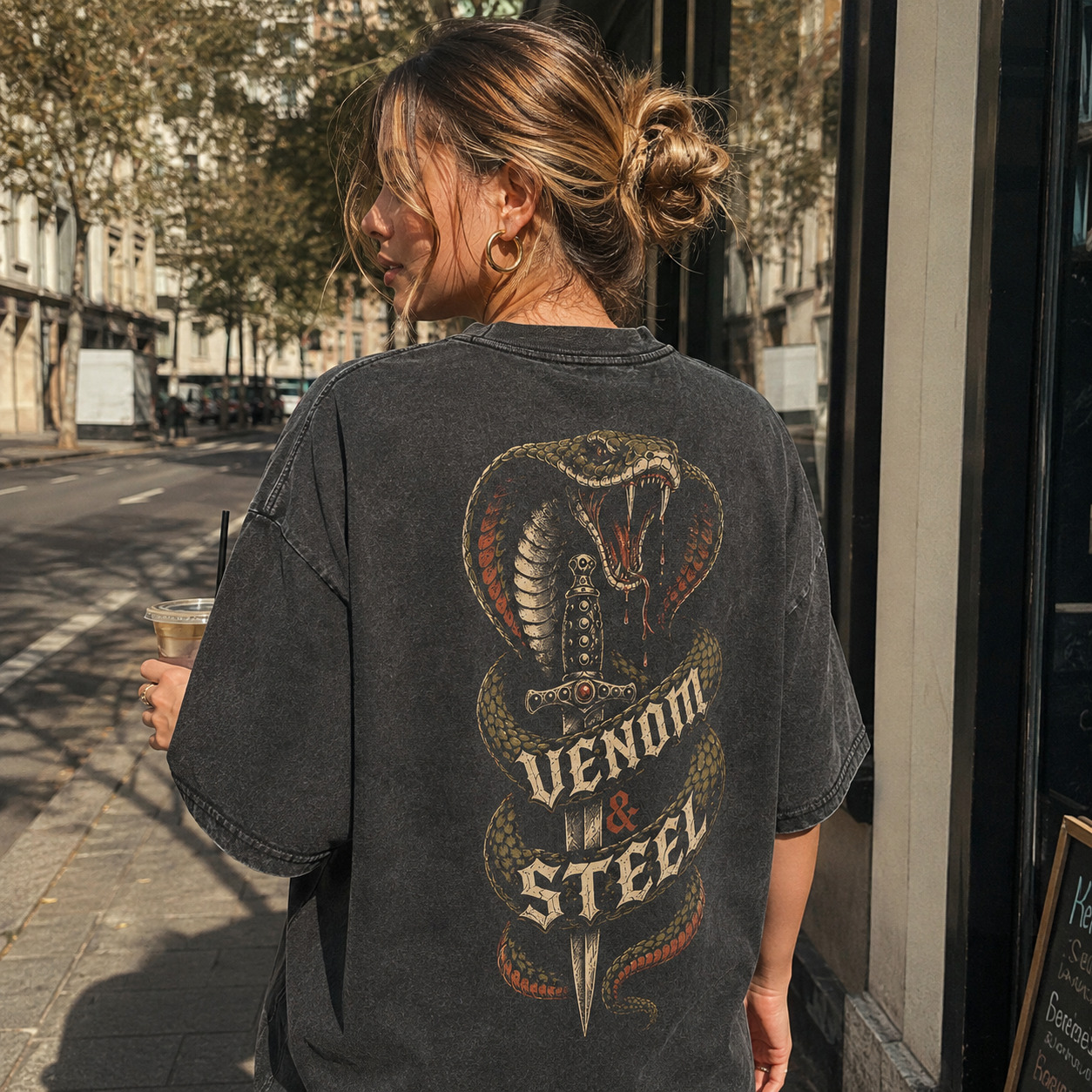 Áo thun Venom and Steel Wash - người mẫu mặc áo