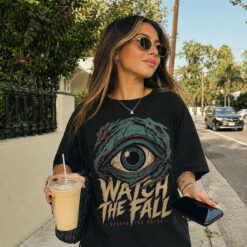 Áo thun Watch The Fall Black - người mẫu mặc áo