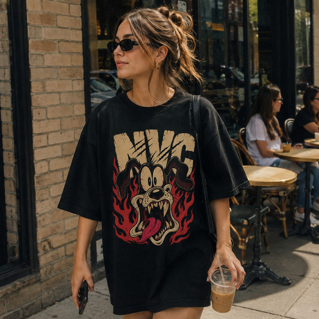 Áo thun NVC Wild Grin Black - người mẫu mặc áo