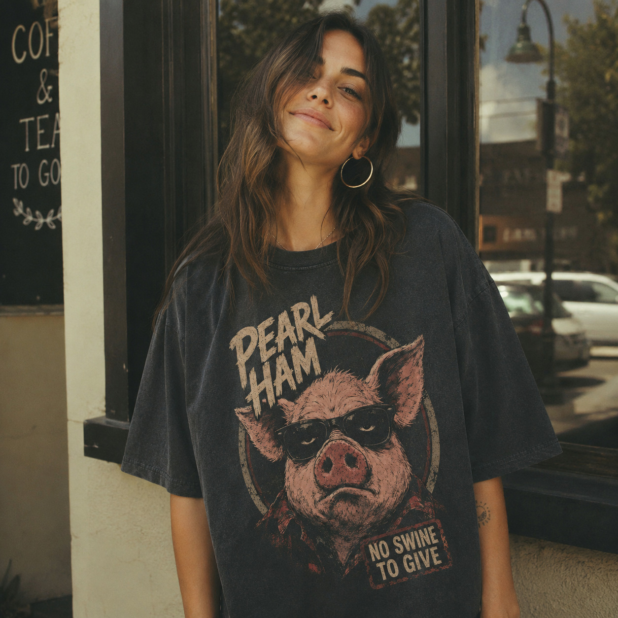 Áo thun Pearl Ham Wash - người mẫu mặc áo