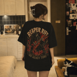 Áo thun Reaper Riff Black - người mẫu mặc áo