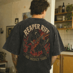 Áo thun Reaper Riff Wash - người mẫu mặc áo