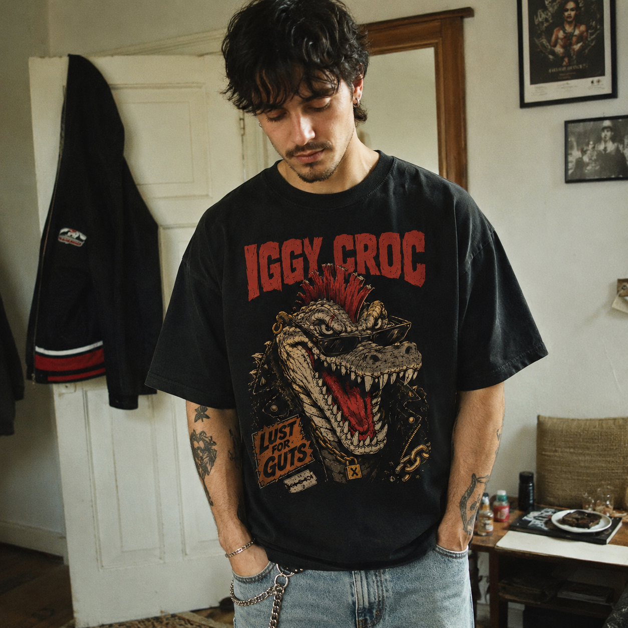 D89B_3 Áo thun Croc Riot Black - người mẫu mặc áo, góc khác