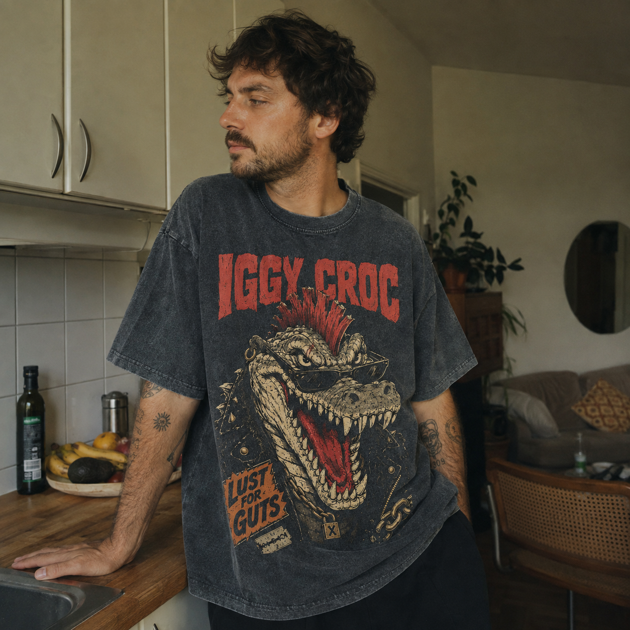 D89WS_2 Áo thun Croc Riot Wash - người mẫu mặc áo