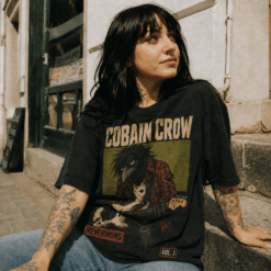 Áo thun Flannel Crow Wash - người mẫu mặc áo