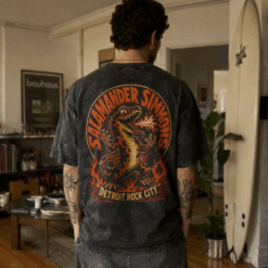 Áo thun Fire Salamander Wash - người mẫu mặc áo, góc khác
